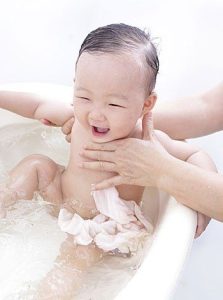 xà bông tắm em bé